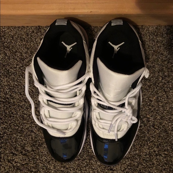 Air Jordan 11 Retro Low 'Concord' (2017) - Picture 6 of 7